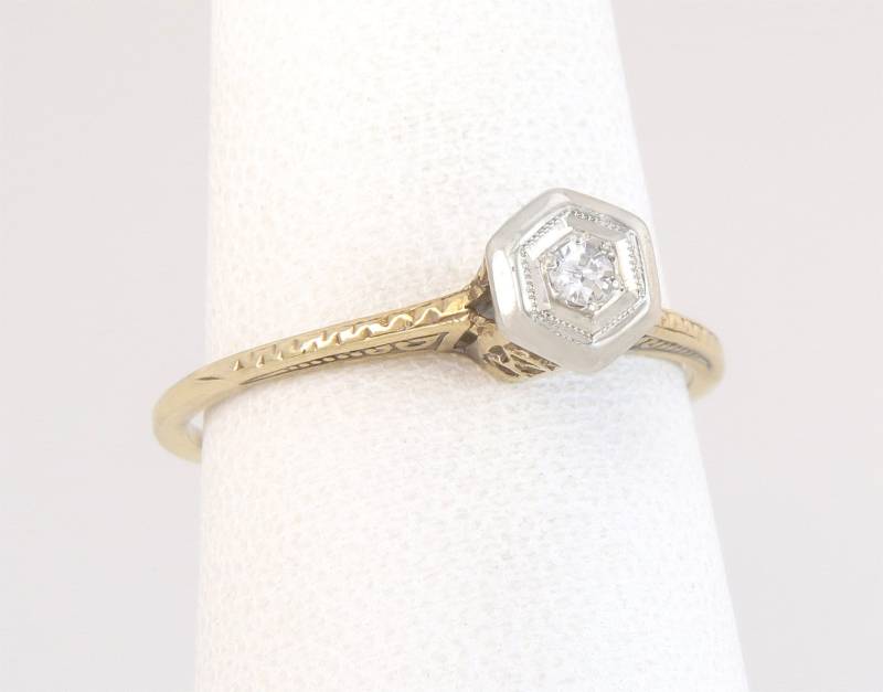 Antique .02Ct Echter Diamant 14K Gold Art Deco Solitaire Verlobungsring Sz 7.5 von EstateAntiqueJewelry