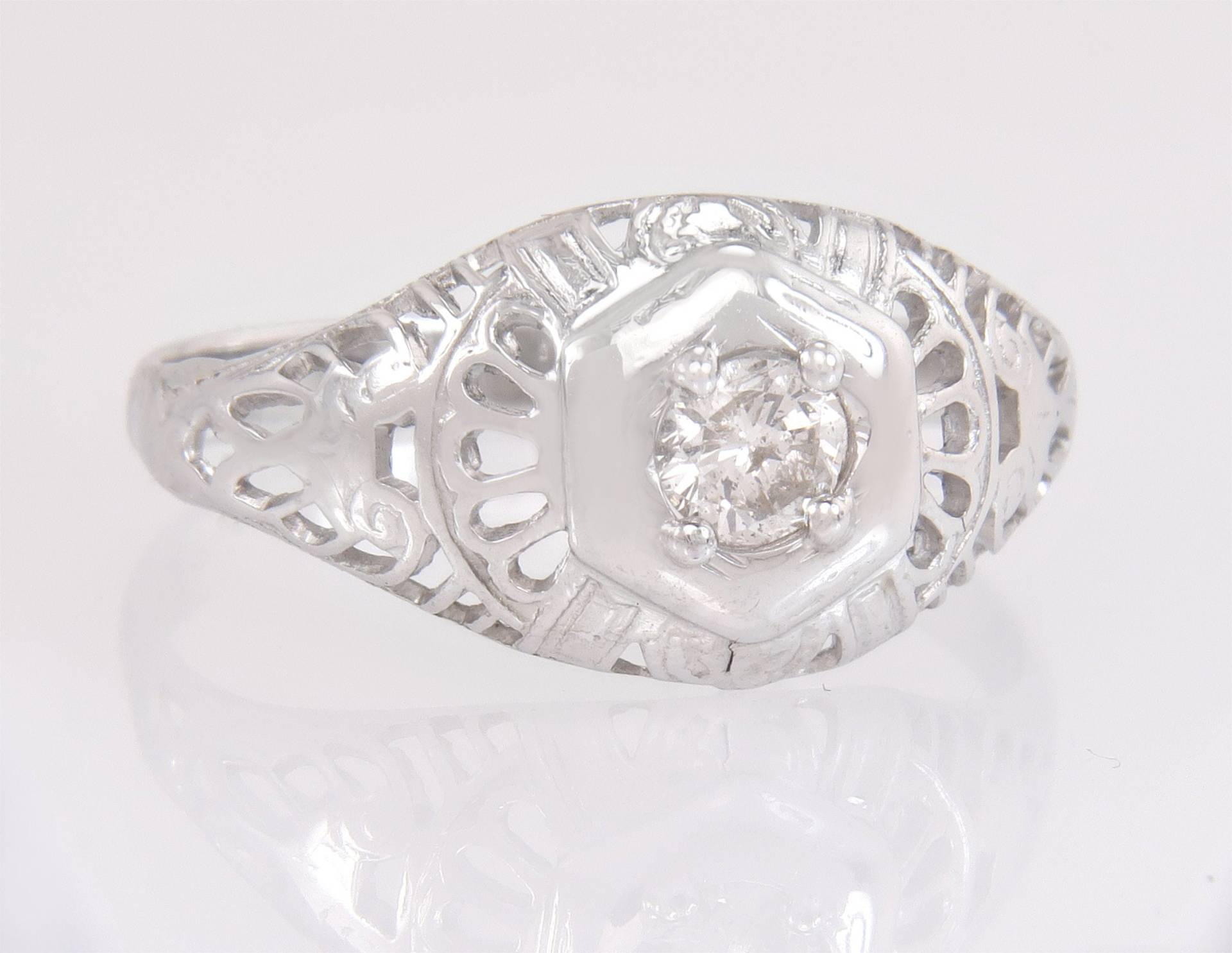 Antique Art Deco .12Ct Echter Diamant Filigree 14K Weißgold Ring Größe 6 von EstateAntiqueJewelry