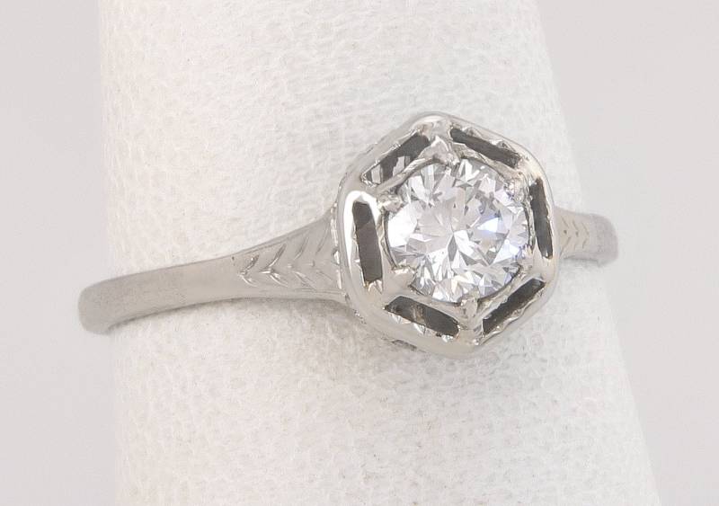 Antique.45Ct Echten Diamant 14K Weißgold Art-Deco-Verlobungsring Größe 6 von EstateAntiqueJewelry