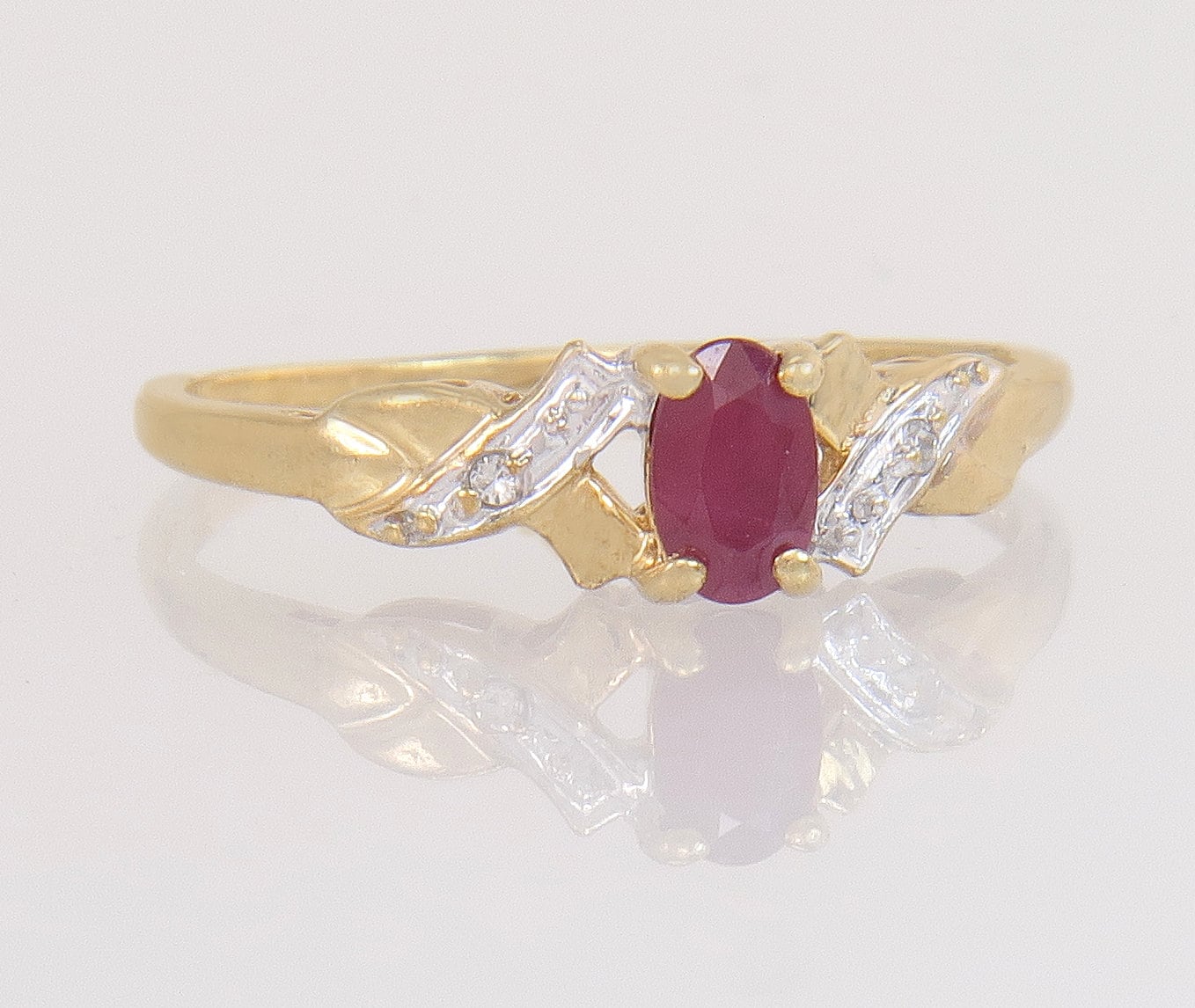 Designer .25Ct Echter Diamant & Rubin 10K Gelbgold Verlobungsring Größe 5, 5 von EstateAntiqueJewelry