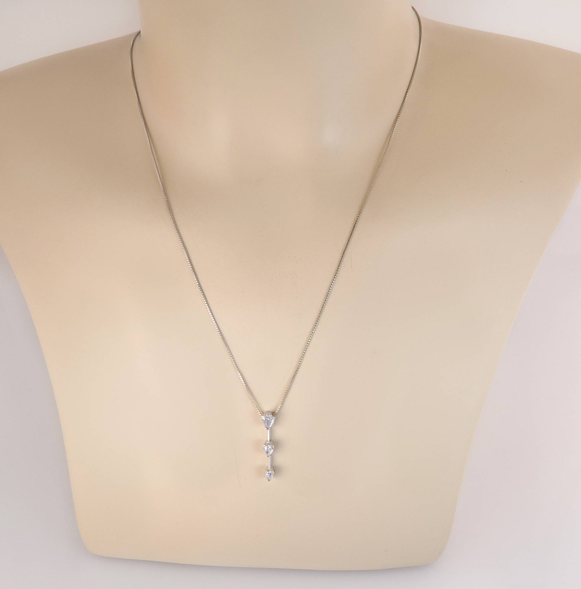 Estate .39Ct Echte Diamant 14K Weißgold Drei Stein Anhänger Halskette 2.8G von EstateAntiqueJewelry