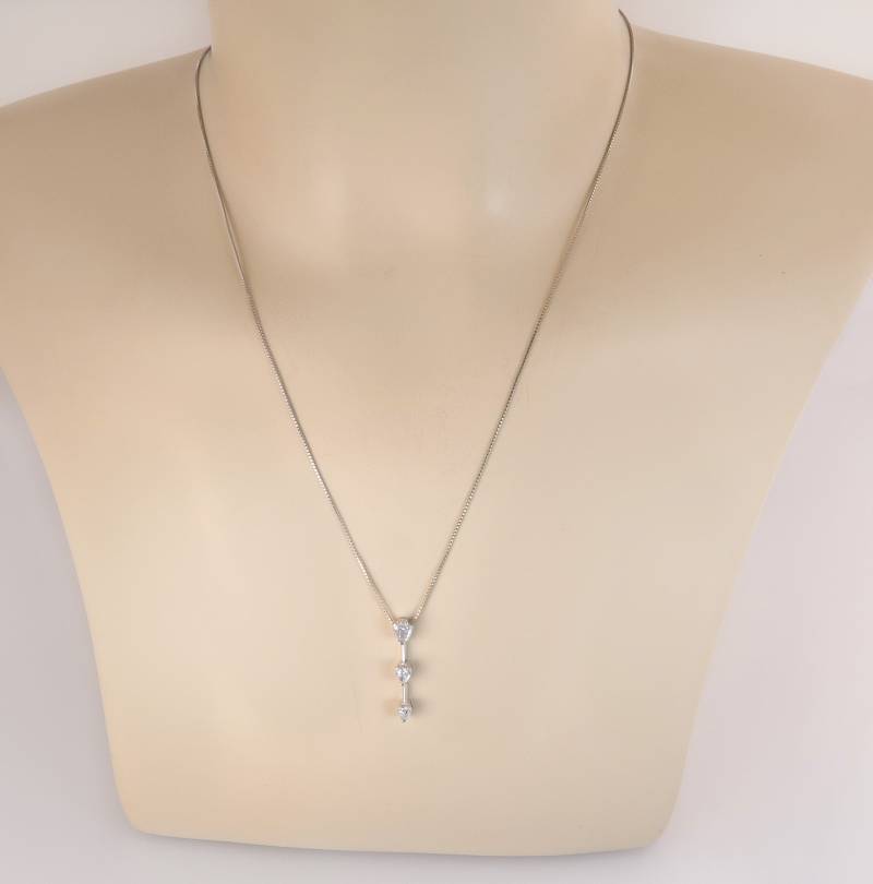 Estate .39Ct Echte Diamant 14K Weißgold Drei Stein Anhänger Halskette 2.8G von EstateAntiqueJewelry