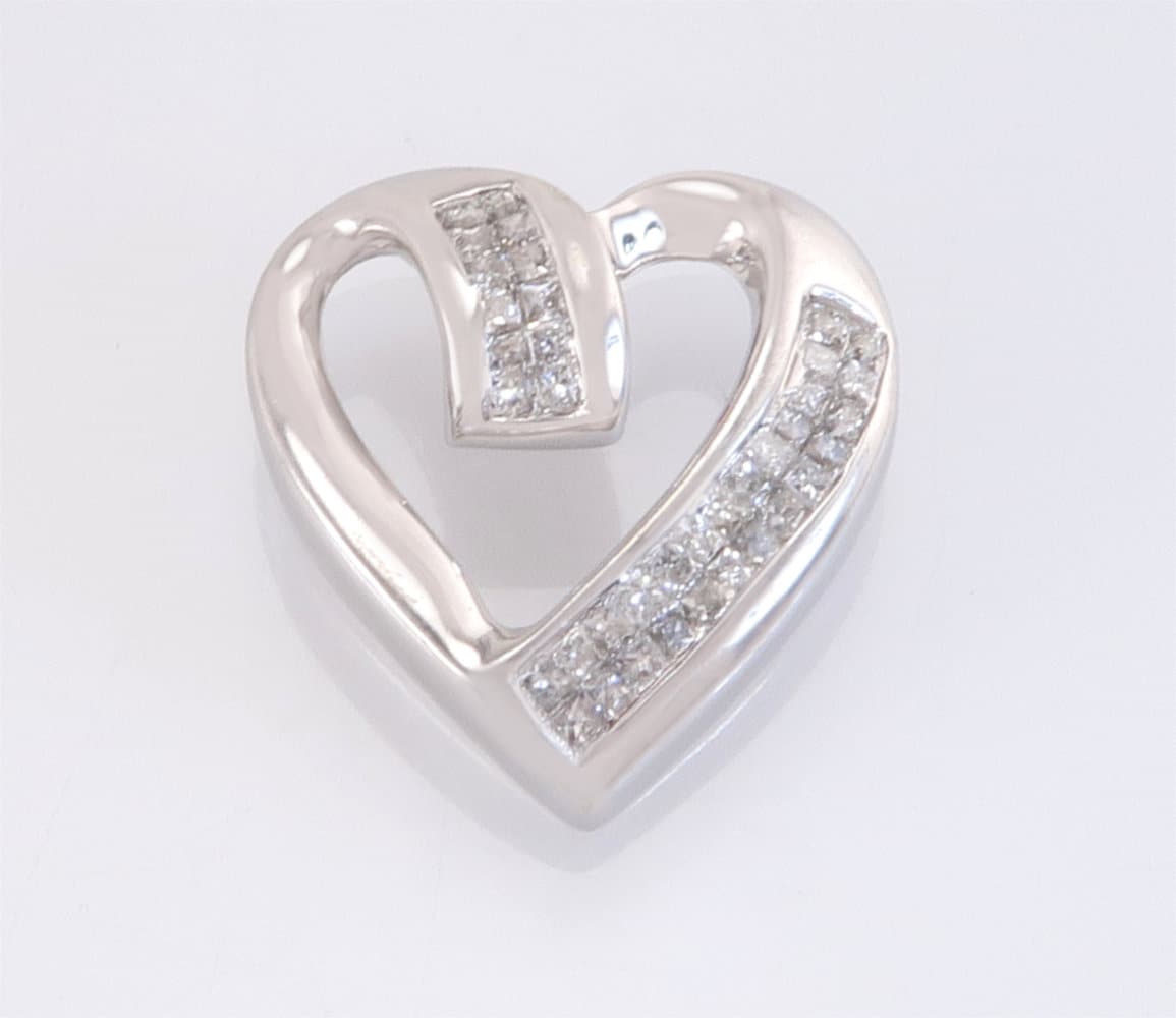 Nachlass .38Ct Echte Prinzessin Diamant Hochglanz 10K Weißgold Herz Anhänger von EstateAntiqueJewelry