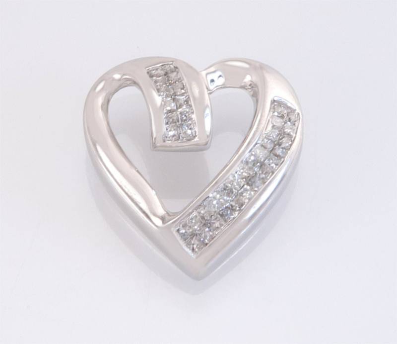 Nachlass .38Ct Echte Prinzessin Diamant Hochglanz 10K Weißgold Herz Anhänger von EstateAntiqueJewelry