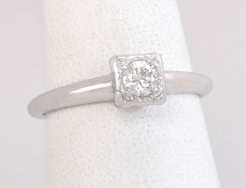 Vintage .27Ct Echter Diamant 14K Weißgold Herz-Verlobungsring Größe 7, 5 von EstateAntiqueJewelry