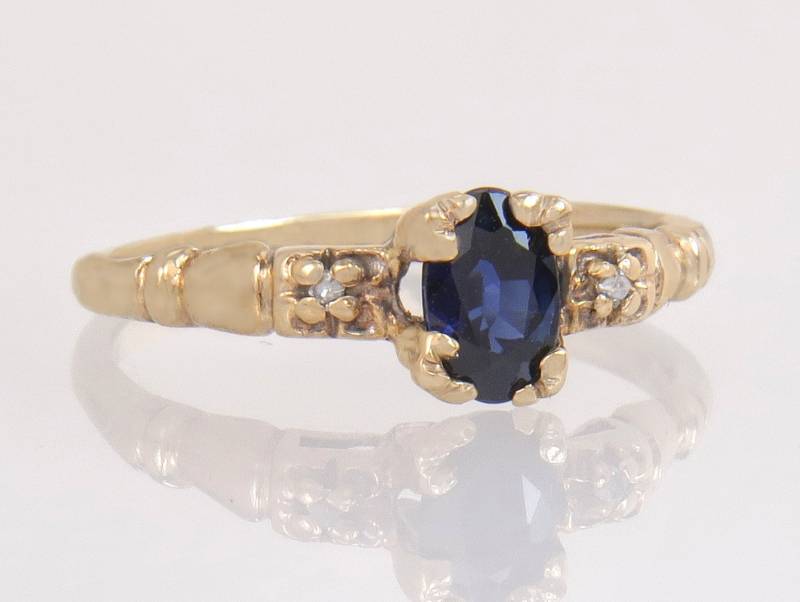 Vintage 10K Gelbgold .62Ct Diamant & Blauer Saphir Art Deco Ring Größe 5, 75 von EstateAntiqueJewelry
