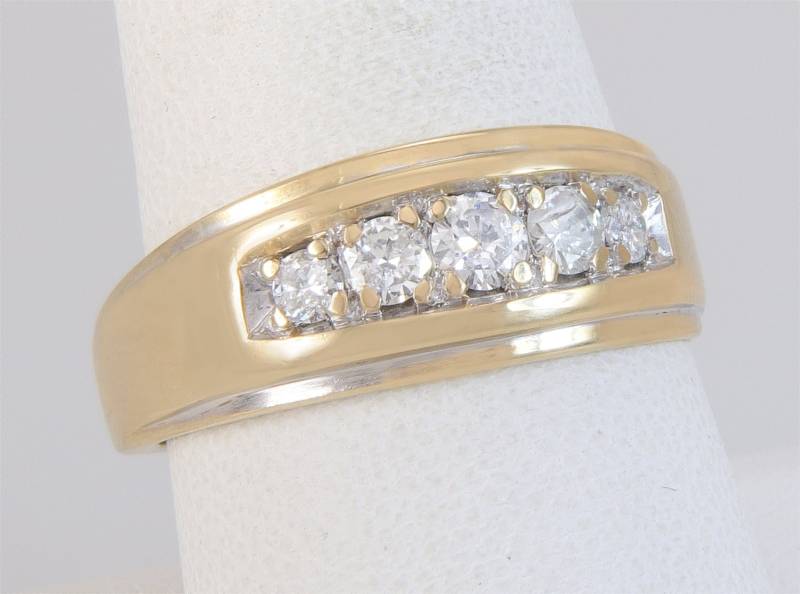 Vintage 14K Gelbgold .50Ct Echter Diamant Herren Bandring 7, 1G Größe 9, 25 von EstateAntiqueJewelry
