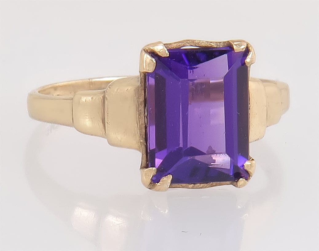 Vintage Gut 2.25Ct Amethyst Edelstein Hochglanzpoliert 750 Gelbgold Ring Gr.5, 75 von EstateAntiqueJewelry