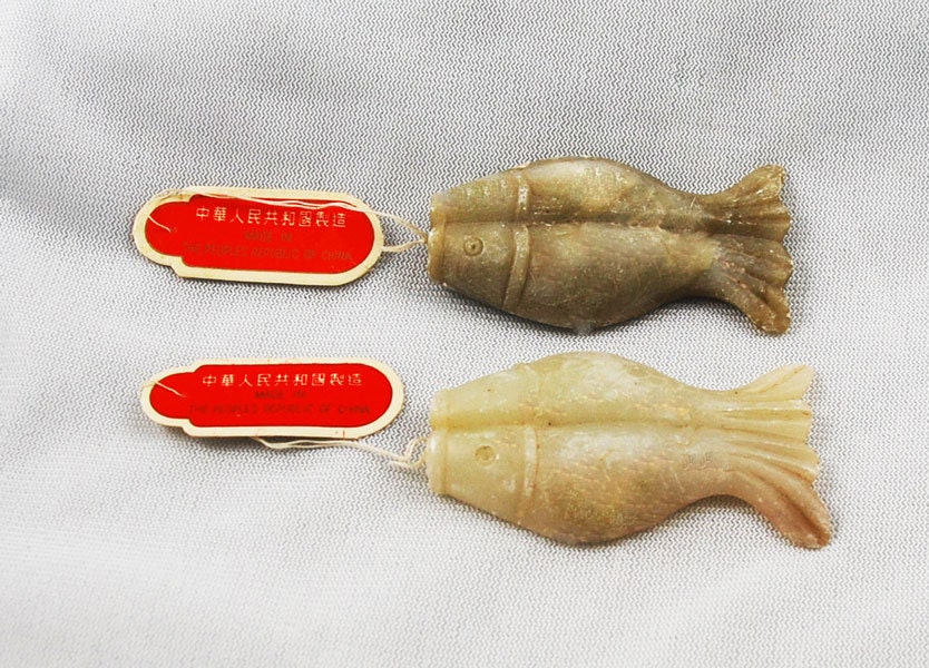 Speckstein Fisch Anhänger Chinesisch Nos Grün Olive Tan Handgeschnitzt Jade Antik Speckstein Fisch Anhänger Chinesisch Nos Grün Olive Tan Handgeschnitzt Jade Antik von EstateBead