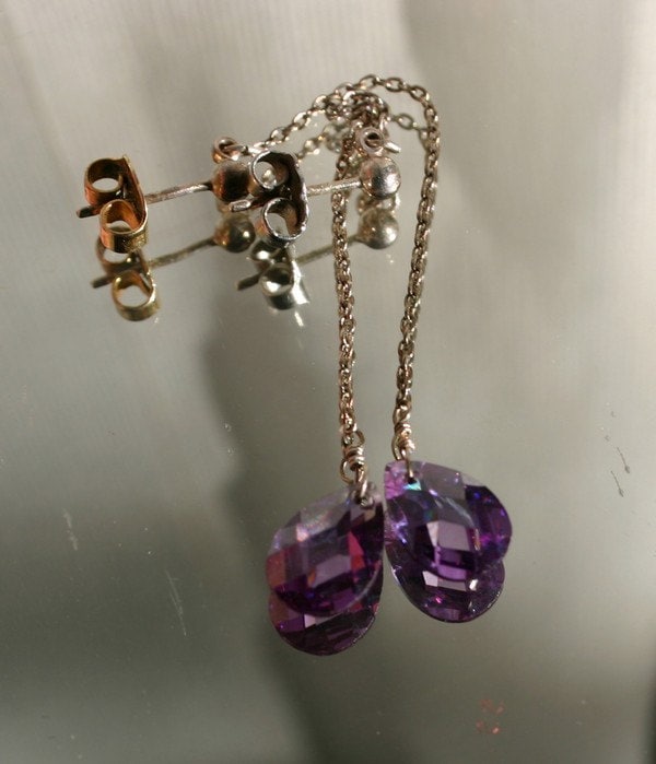 Atemberaubende Amethyst Briolette Tropfen Ohrringe in Sterling Atemberaubende Amethyst Briolette Tropfen Ohrringe in Sterling von EstatelyAntiques