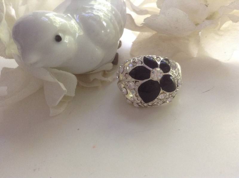 Floral Cocktail Ring Emaille Blume 80S Statement Large Verschluss Silber Klassisch Romantisch Brauthochzeit Mutter von EstatementTreasures