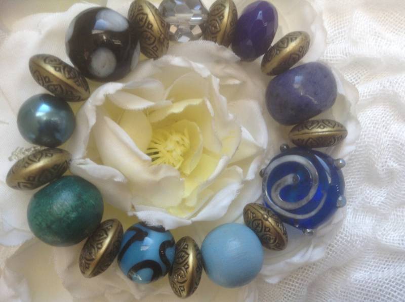Glasperlenarmband Ooak Handmade Handwerker Stretch Glas Runde Perlen Blues Lila Urlaub Graduierung Hochzeit Geburtstag Brautgeschenk von EstatementTreasures