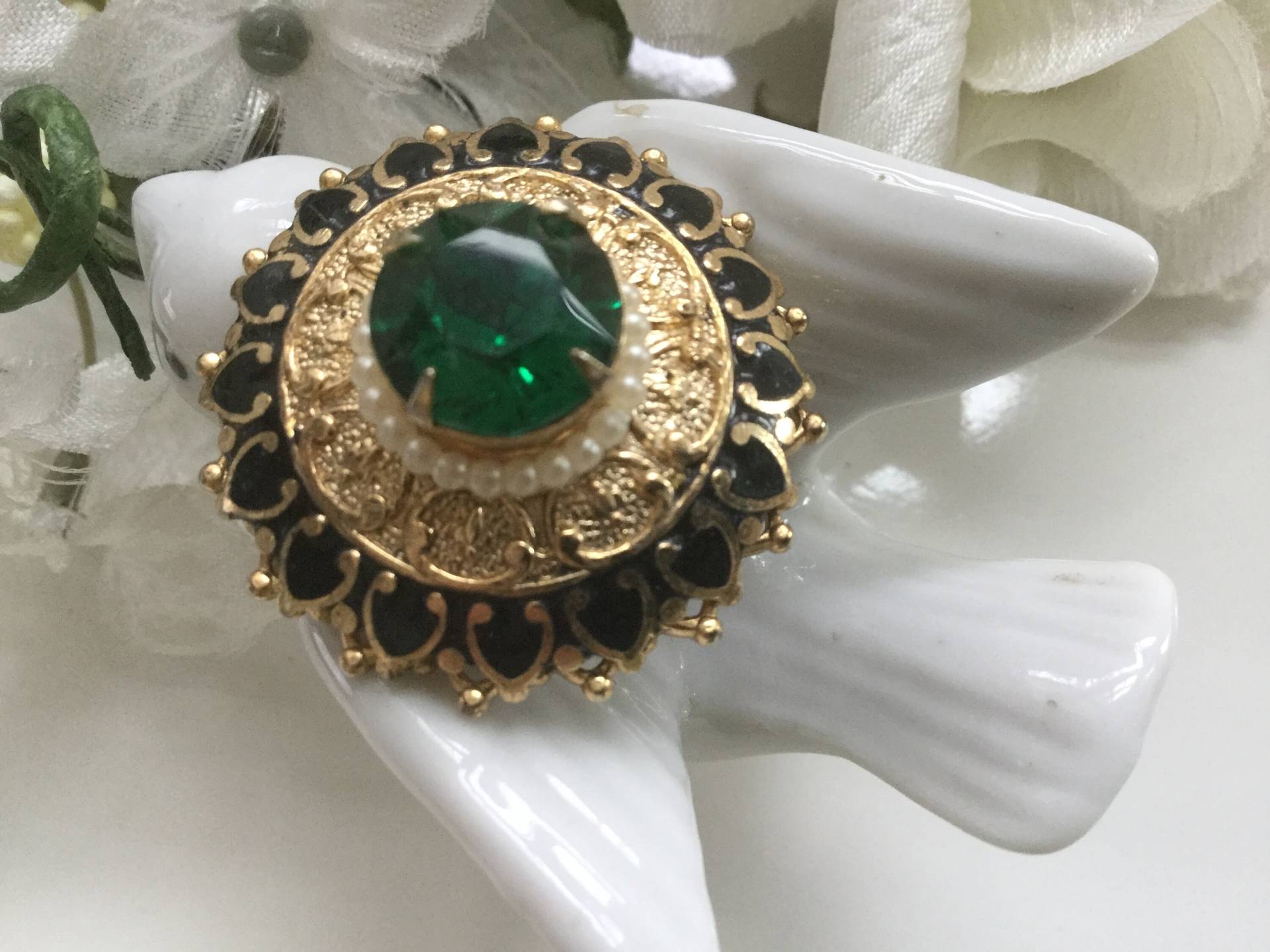 Karu Glas Smaragd Und Samen Perle Anstecknadel Brosche 50Er Jahre Emaille Brautstrauß Grün Winter Hochzeit Geblümt Romantisch Urlaub Mutter von EstatementTreasures