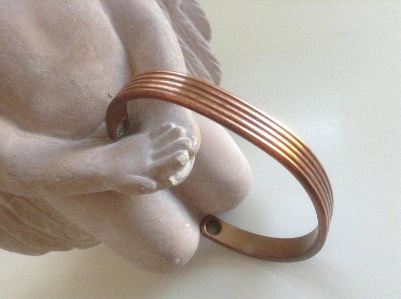 Vintage Kupfer Manschette Unisex Armband Armreif Hand Gefertigt 23 Gramm Hippie Modernist Geschenk Retro Geschenke Für Sie Ihn Lehrer Vater von EstatementTreasures