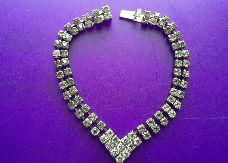 Vintage Strass Doppel Strang Armband V Förmig 50Er Jahre Prong Set Braut Abschlussball Hochzeit Old Hollywood Geschenk Vintage Strass Doppel Strang Armband V Förmig 50Er Jahre Prong Set Braut Abschlussball Hochzeit Old Hollywood Geschenk von EstatementTreasures