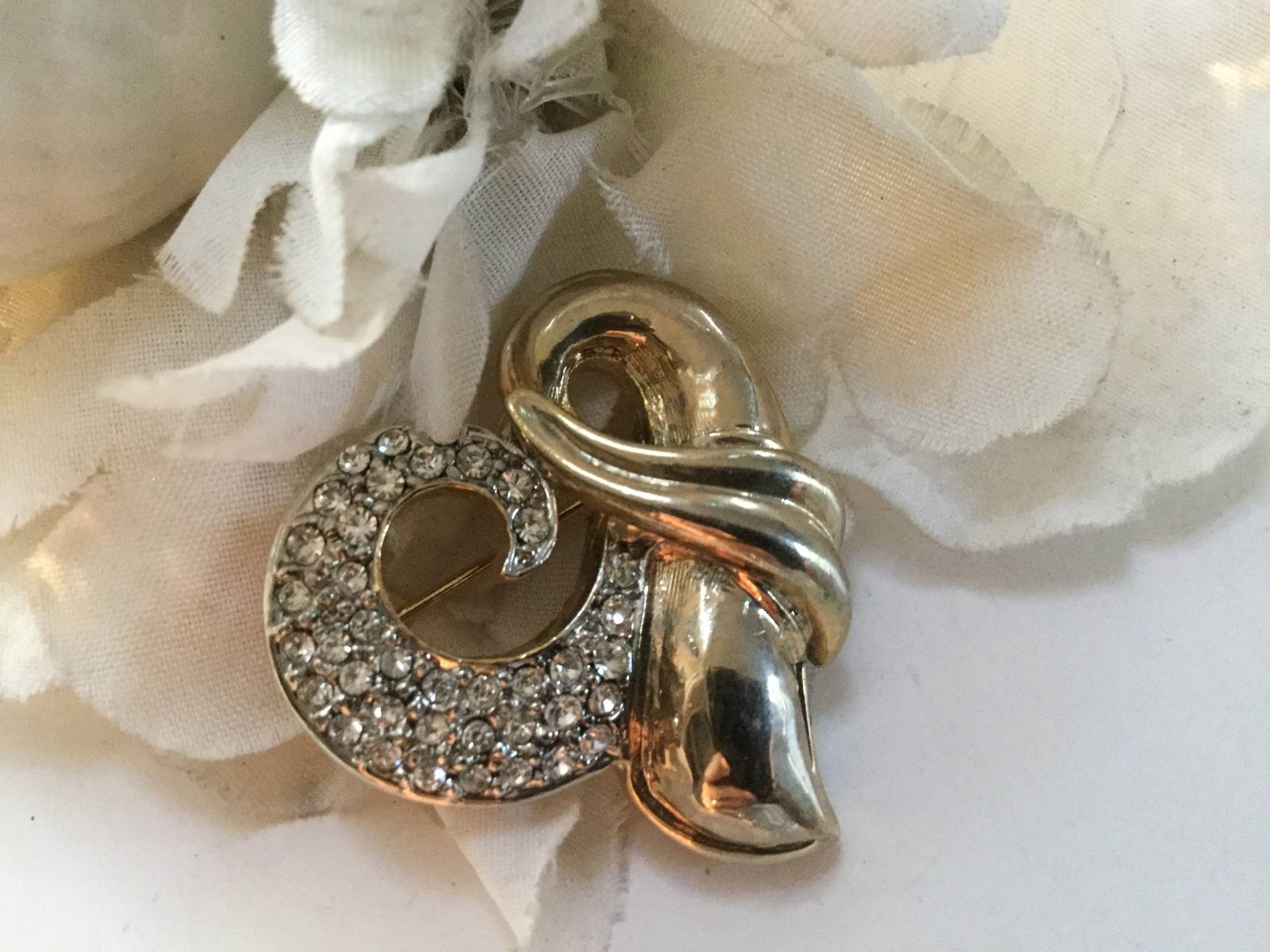 strass Offenes Herz Anstecknadel Brosche 80Er Jahre Vintage Braut Accessoire Ringträger Kissen Valentine Love Romantisch Geburtstag Mutter Tag strass Offenes Herz Anstecknadel Brosche 80Er Jahre Vintage Braut Accessoire Ringträger Kissen Valentine Love Romantisch Geburtstag Mutter Tag von EstatementTreasures