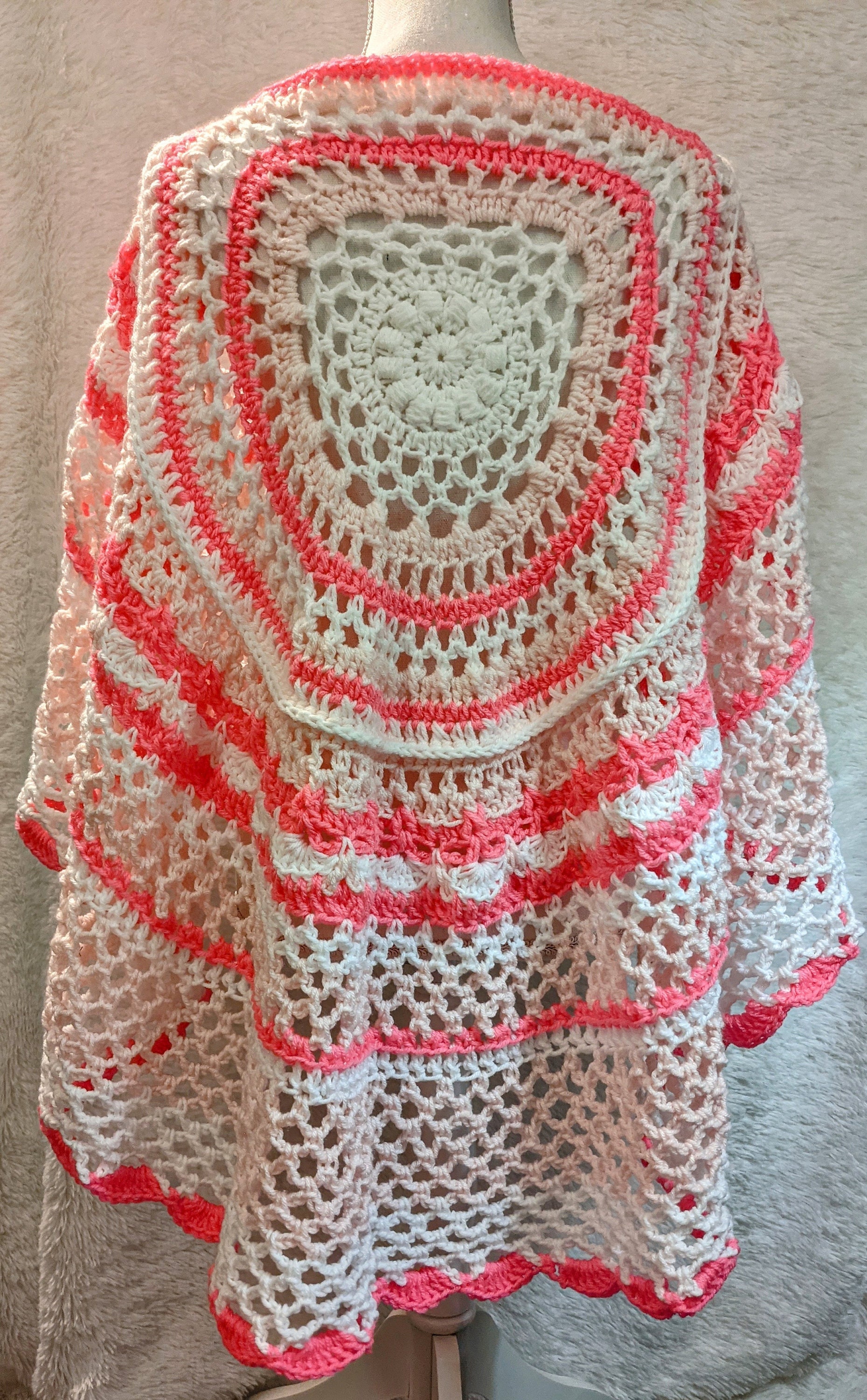Poncho, Lacey Cover Up, Damen Teenager, Einheitsgröße, Medium, Mandala, Boho, Kreisponcho Poncho, Lacey Cover Up, Damen Teenager, Einheitsgröße, Medium, Mandala, Boho, Kreisponcho von EsthersCrochetNook