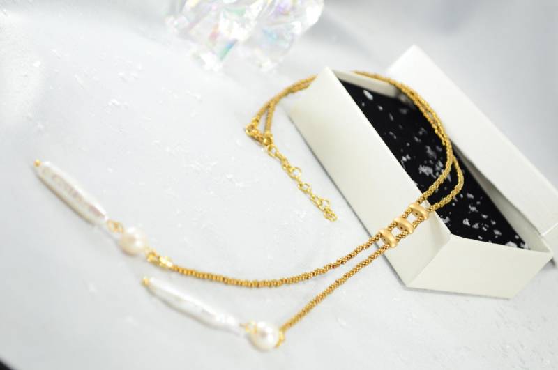 Gold Lariat Halskette Süßwasserperle Y Tropfen Anhänger von Estibela