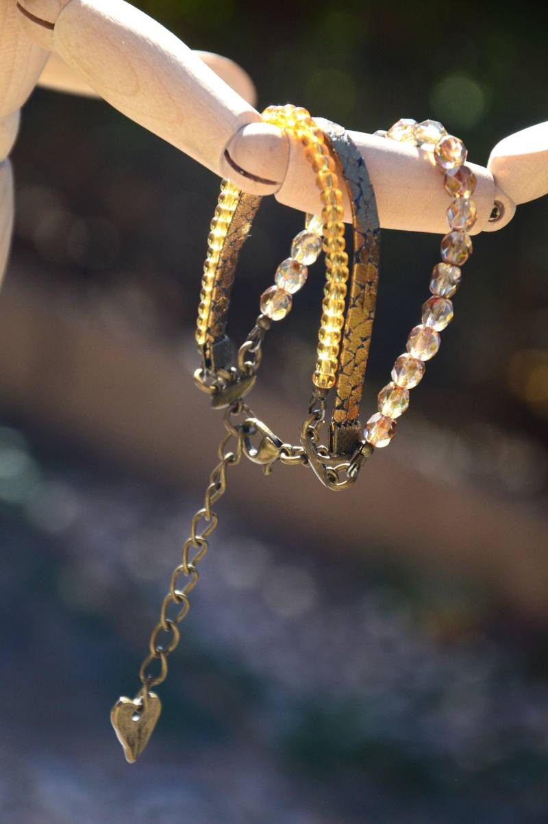 Mehrschichtiges Gold Wickelarmband von Estibela