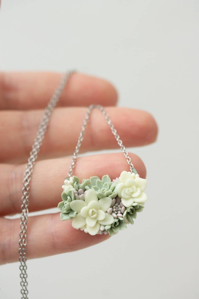Sukkulenten Halskette - Polymer Clay Gartenanhänger in Pastell Grün & Zitrone | Leuchtet Im Dunkeln Handmade Blumen Schmuck Geschenk von EtenIren
