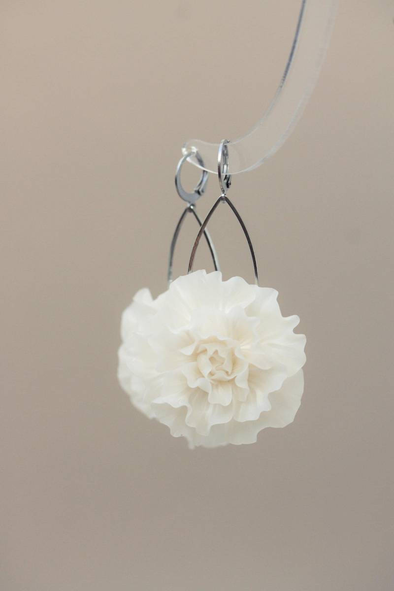 Weiße Und Rote Blumenohrringe, Lange Baumelnde Blumenohrringe Weiße Und Rote Blumenohrringe, Lange Baumelnde Blumenohrringe von EtenIren