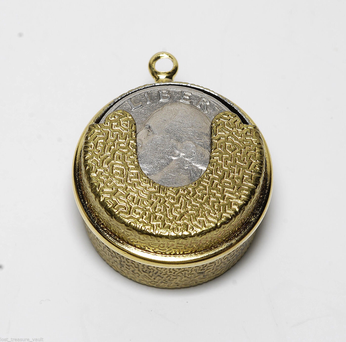 Vintage 1970Er Jahre Messing Metall Viertelhalter Dispenser Anhänger Schmuck von EternalBohemian