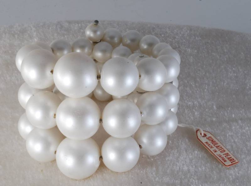 Vintage Memory Wire Armband Weiß Simulierte Perle 3 Strang Wrap Rund Schmuck von EternalBohemian