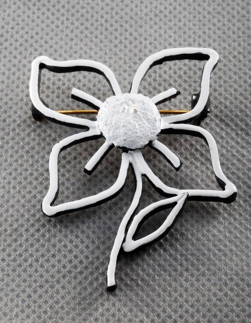 Vintage Pin Brosche 60Er Jahre Designer Signiert Kunst Weiß Emaille Blume Damen Schmuck von EternalBohemian
