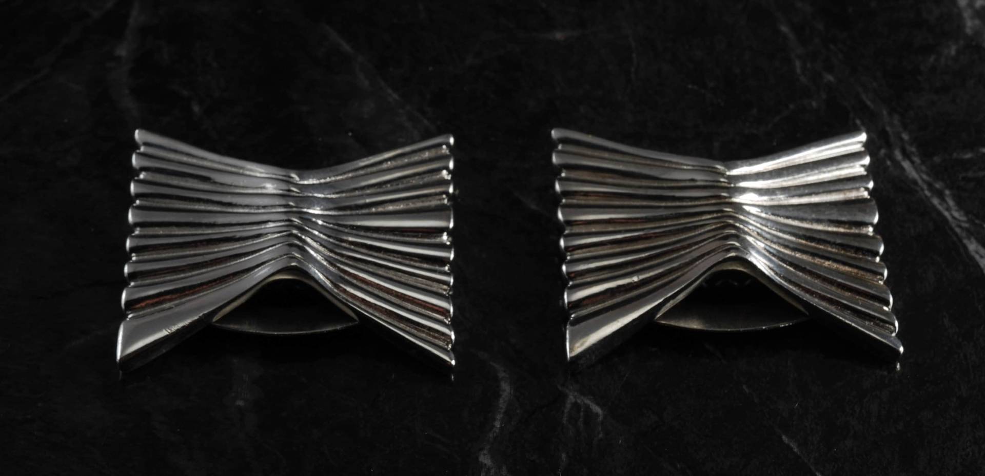 Vtg Schuhclips Geriffelter Runched Bogen Silberfarbenes Metall 1 1/2 "x 1/4" Zubehör von EternalBohemian