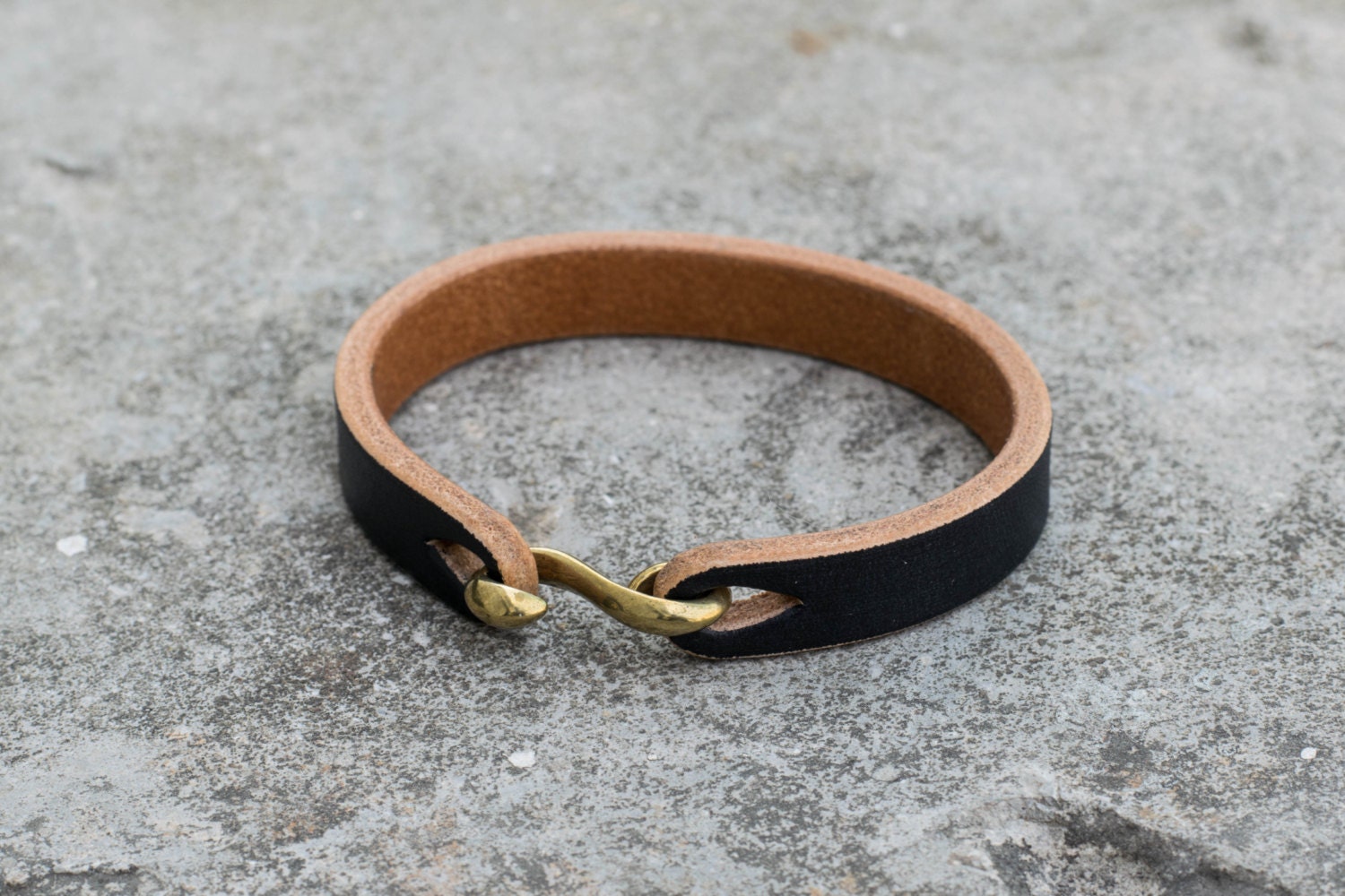 Pflanzlich Gegerbtem Leder S-Haken-Armband Pflanzlich Gegerbtem Leder S-Haken-Armband von EternalLeatherGoods