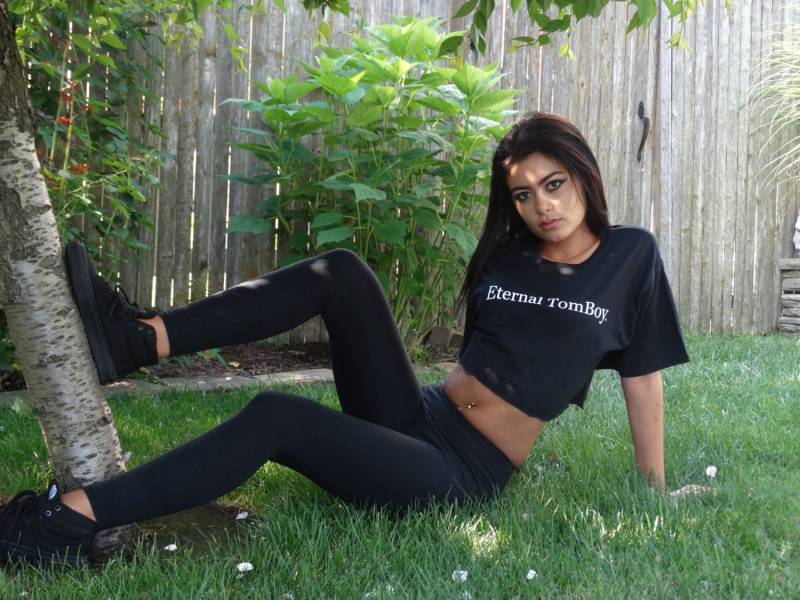 Eternal Tomboy Crop Top | Diese Ist Derzeit Nicht Vorrätig, Wird Sie Informieren, Wenn Neue Lagerware Verfügbar Ist von EternalTomBoy