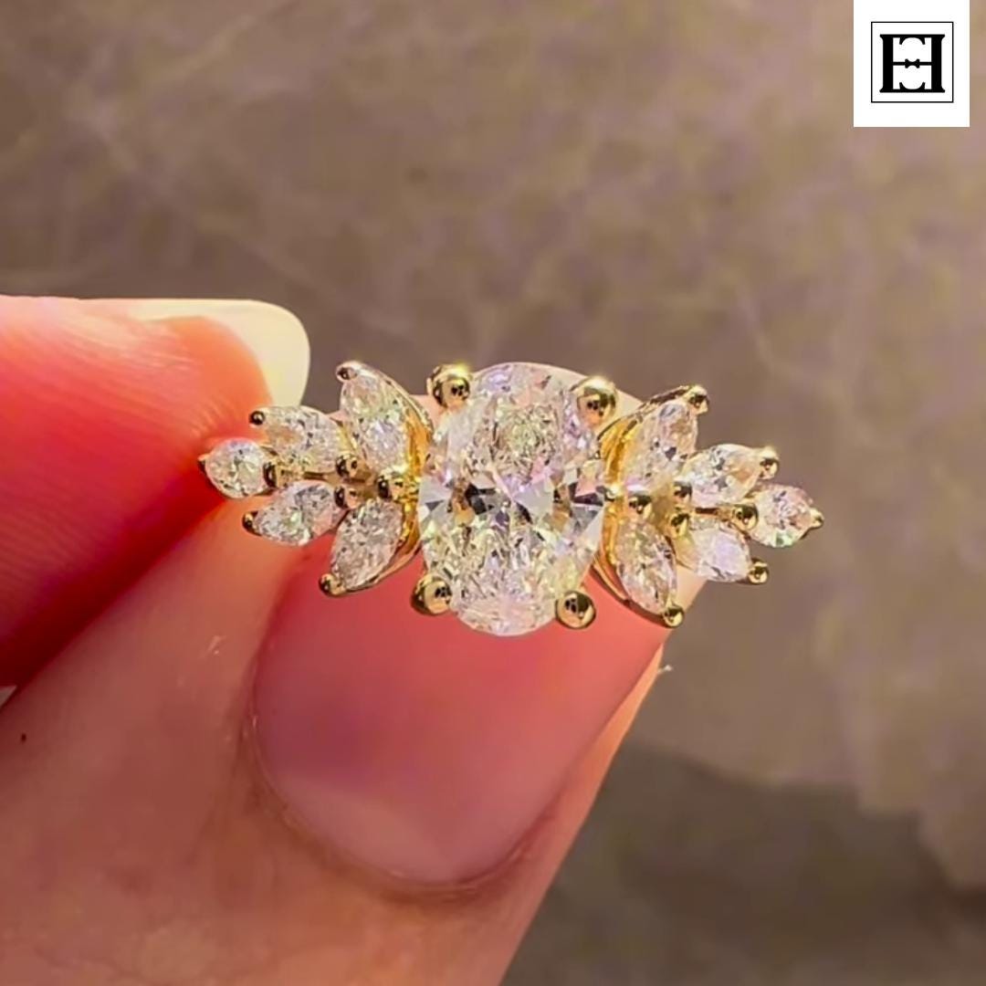 14K Gelbgold Floral Moissanit Verlobungsring Oval & Marquise Cluster von EternaleleganceDE