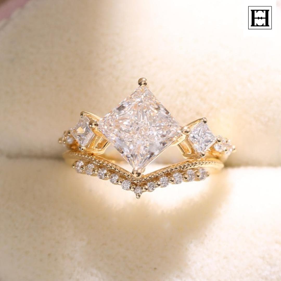 2 Ct Princess Cut Moissanit Verlobungsring Set - 3-steine Gold Ehering Mit Passendem Chevron Band Vintage Art Deco Brautschmuck von EternaleleganceDE