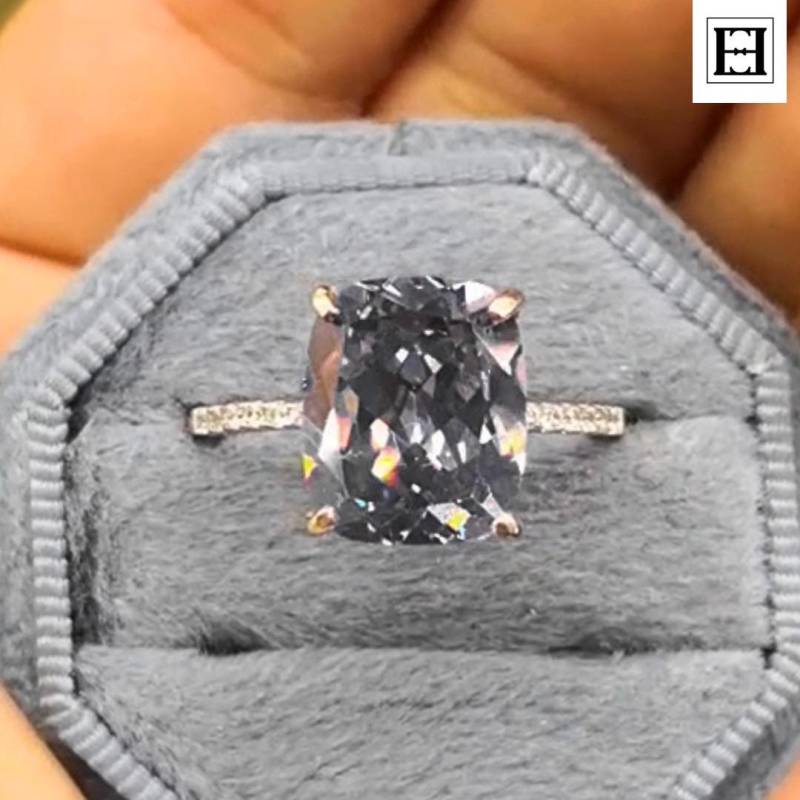 3 Karat Grauer Moissanit Verlobungsring, Kissenschliff Bandring in 14K Weißgold, Dunkelgrauer Diamantring, Geschenk Für Sie von EternaleleganceDE