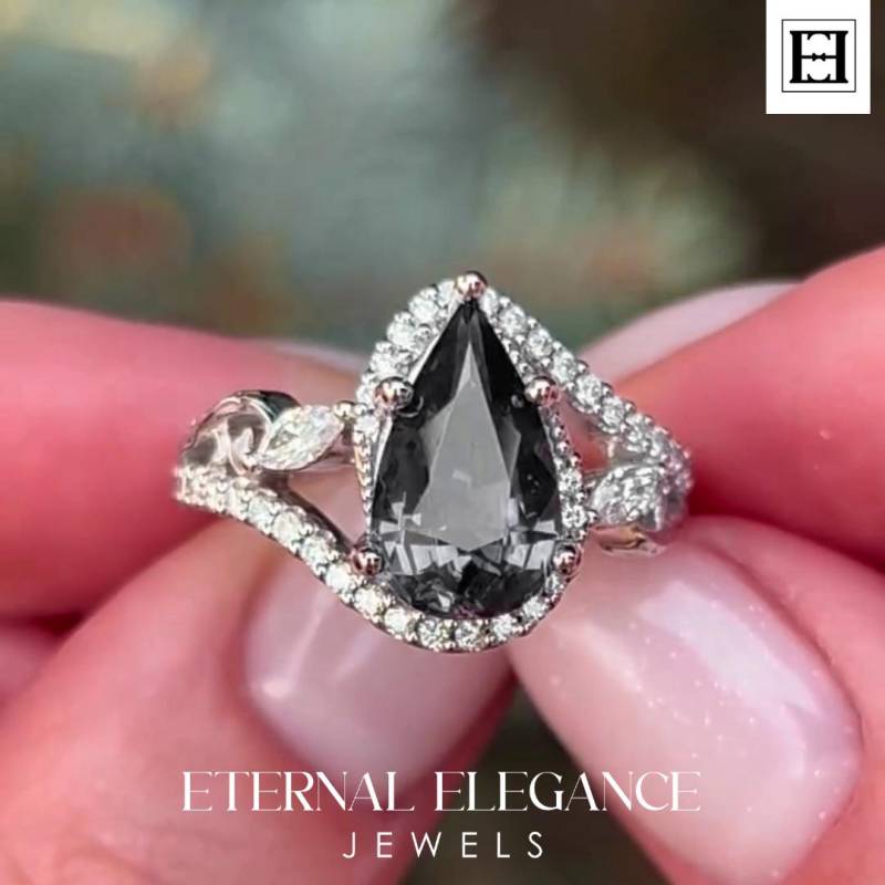 3 Karat Birnen Moissanit Verlobungsring Verdrehter Band Spirale Halo von EternaleleganceDE