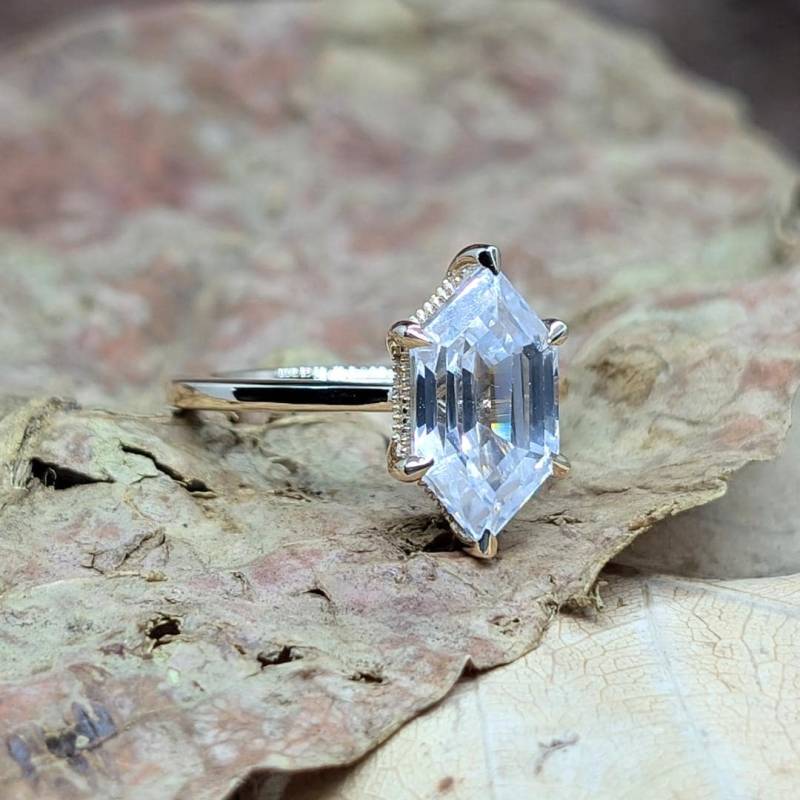 3 Karat Moissanit Verlobungsring 14K Gold Hexagon Marquise, Sechs Krappen 3 Karat Moissanit Verlobungsring 14K Gold Hexagon Marquise, Sechs Krappen von EternaleleganceDE