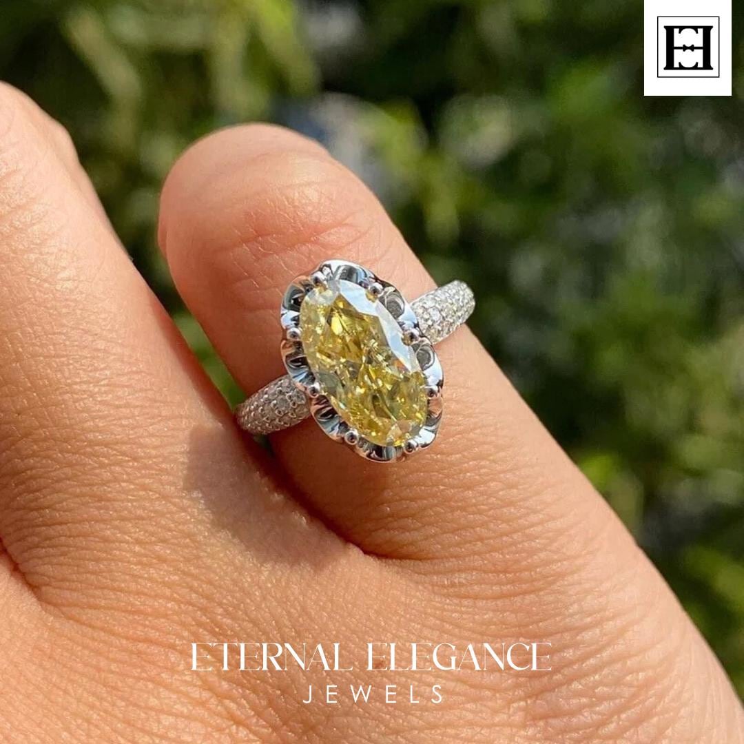 3 Karat Oval Yellow Lab Diamant Ring Weißgold Scalloped Halo, Vintage Band von EternaleleganceDE