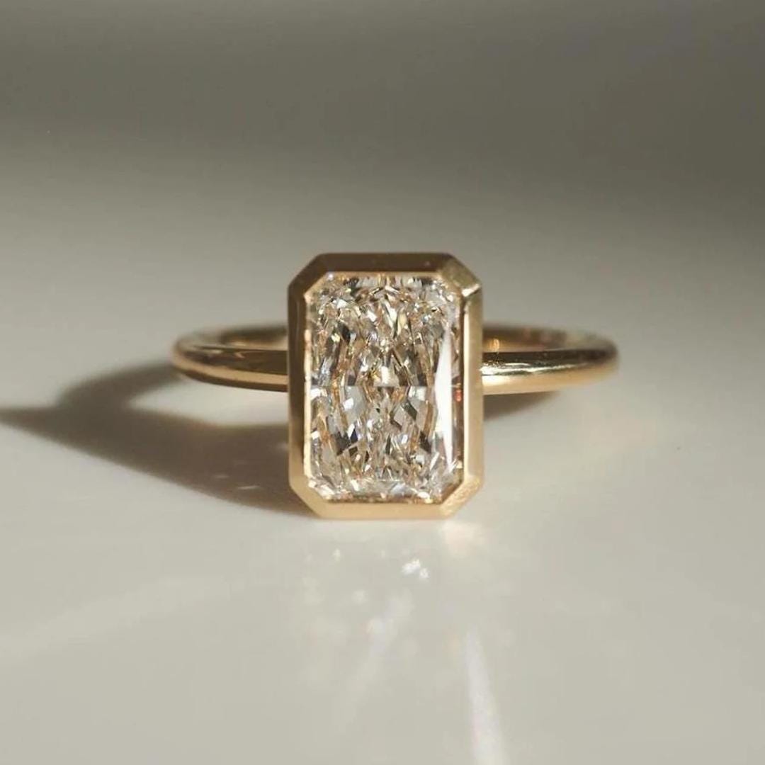 3Ct Strahlender Moissanit Verlobungsring Massives Gold Lünette Solitär, Handgefertigt von EternaleleganceDE