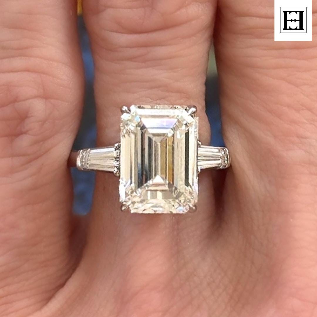 6 Ct Moissanite Verlobungsring Mit Smaragdschliff, Baguette-Seitensteinring, Art-Deco-Vintage-stil Ring, Weißgold-statementring, Versprechensring von EternaleleganceDE