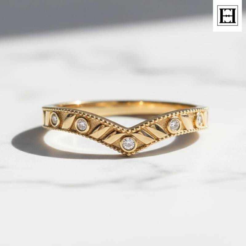 Chevron Gold Diamant Ring 14K Vintage-Inspirierte V-Band Mit Milgrain Detail Stapeln Ehering Oder Jahrestag Geschenk Für Frauen Chevron Gold Diamant Ring 14K Vintage-Inspirierte V-Band Mit Milgrain Detail Stapeln Ehering Oder Jahrestag Geschenk Für Frauen von EternaleleganceDE