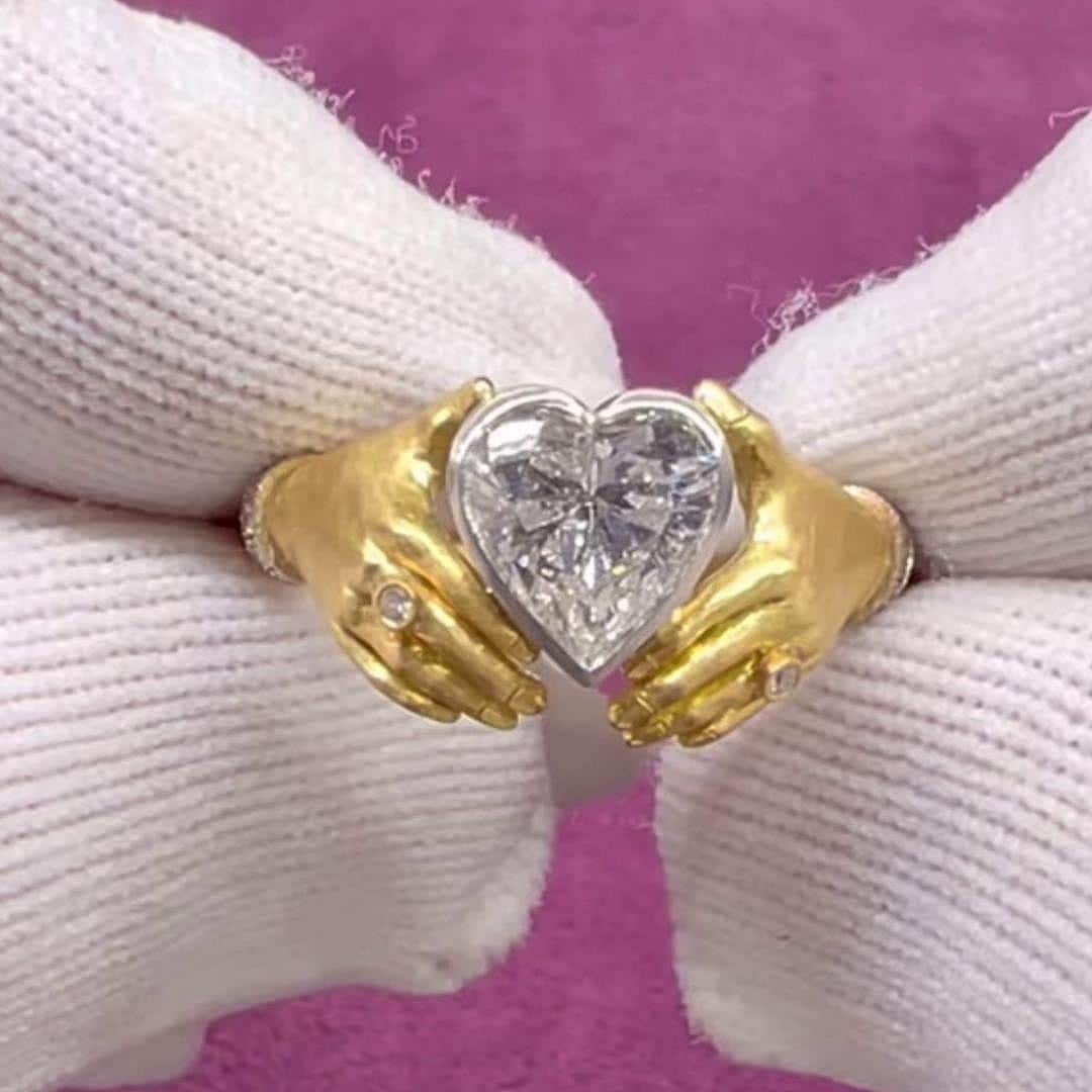 Gold Hand Moissanit Herz Ring Zweifarbiger Verlobungsring Mit Symbol Der Liebe von EternaleleganceDE