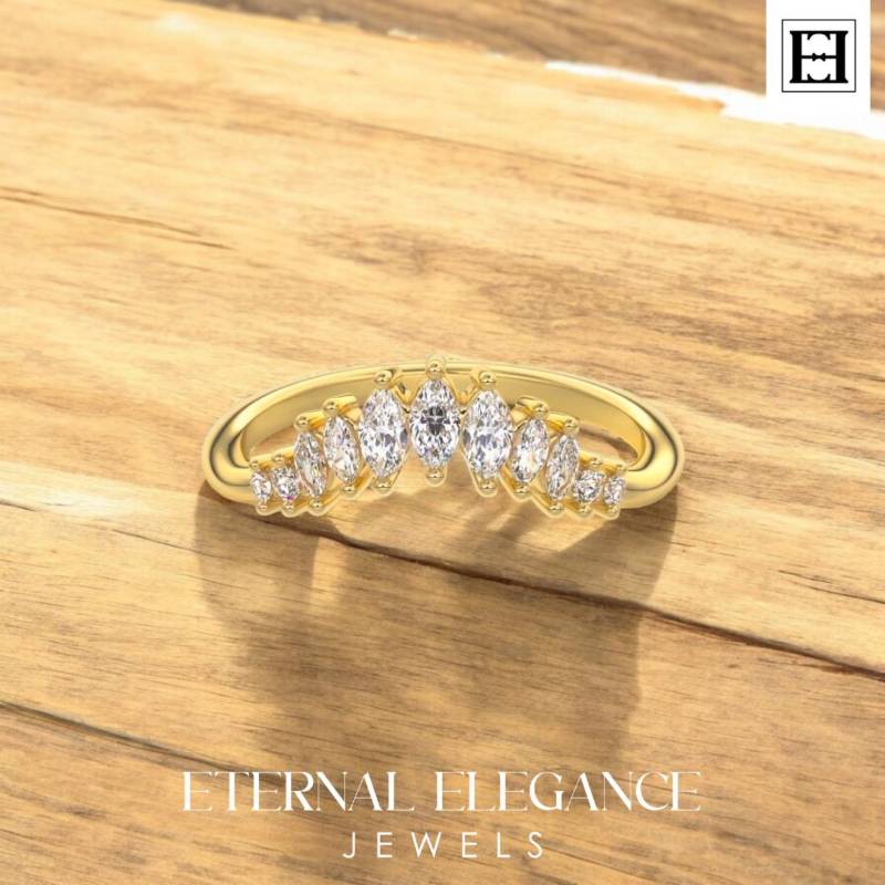 14K Gold Marquise Diamant Cluster Ring Chevron Ehering von EternaleleganceDE