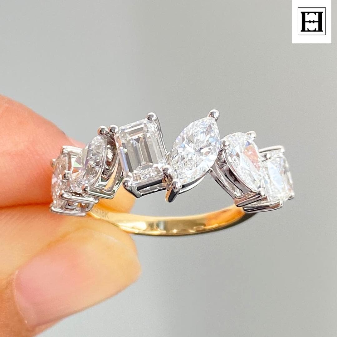 Mixed Cut Moissanit Bandring, Einzigartige Multiform Diamant Band, 14K Gelbgold Hochzeit Oder Jubiläumsring, Statement Ring Für Frauen von EternaleleganceDE