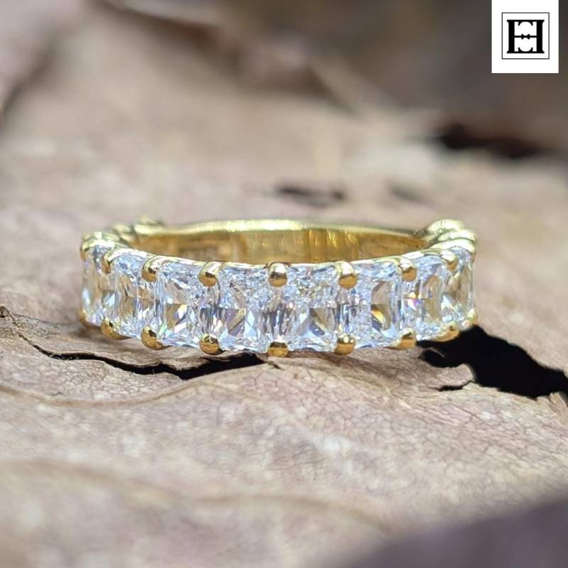 Strahlende Schnitt Moissanit Eternity Band, 14K Gelbgold Voller Ring, Stapelbar Ehering, Jubiläumsring Für Sie Strahlende Schnitt Moissanit Eternity Band, 14K Gelbgold Voller Ring, Stapelbar Ehering, Jubiläumsring Für Sie von EternaleleganceDE
