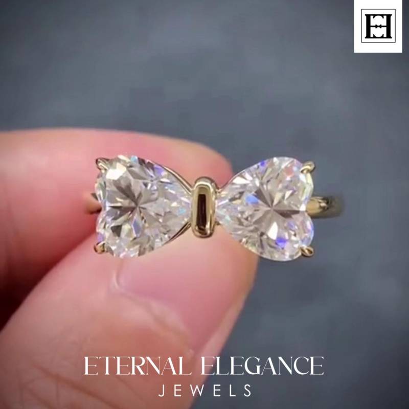 Toi Et Moi Herz Moissanit Ring Doppelte Herzschleife, Goldfassung Toi Et Moi Herz Moissanit Ring Doppelte Herzschleife, Goldfassung von EternaleleganceDE