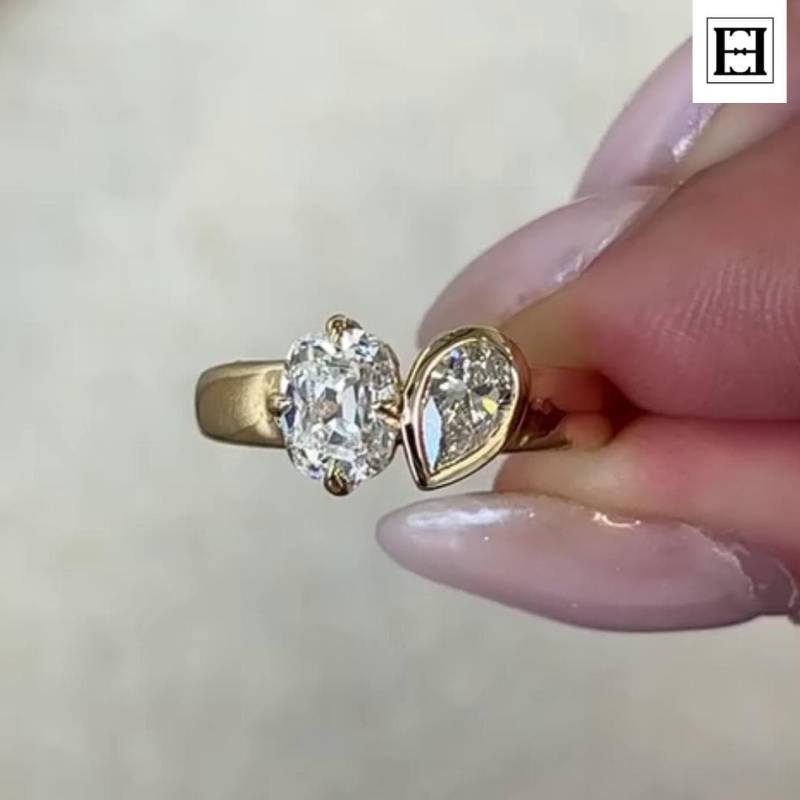 Toi Et Moi Moissanit Ring 14K Gold Oval & Birne Zwei-stein-Ring Toi Et Moi Moissanit Ring 14K Gold Oval & Birne Zwei-stein-Ring von EternaleleganceDE