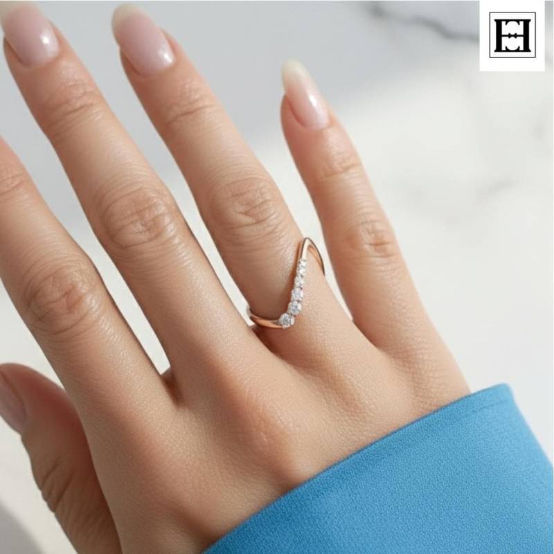 Zierlicher V-Förmiger Diamant Ring in Roségold, Minimalistisch Geschwungener Stapelring, Eleganter Versprechensring, Moderner Feiner Schmuck Für Zierlicher V-Förmiger Diamant Ring in Roségold, Minimalistisch Geschwungener Stapelring, Eleganter Versprechensring, Moderner Feiner Schmuck Für von EternaleleganceDE