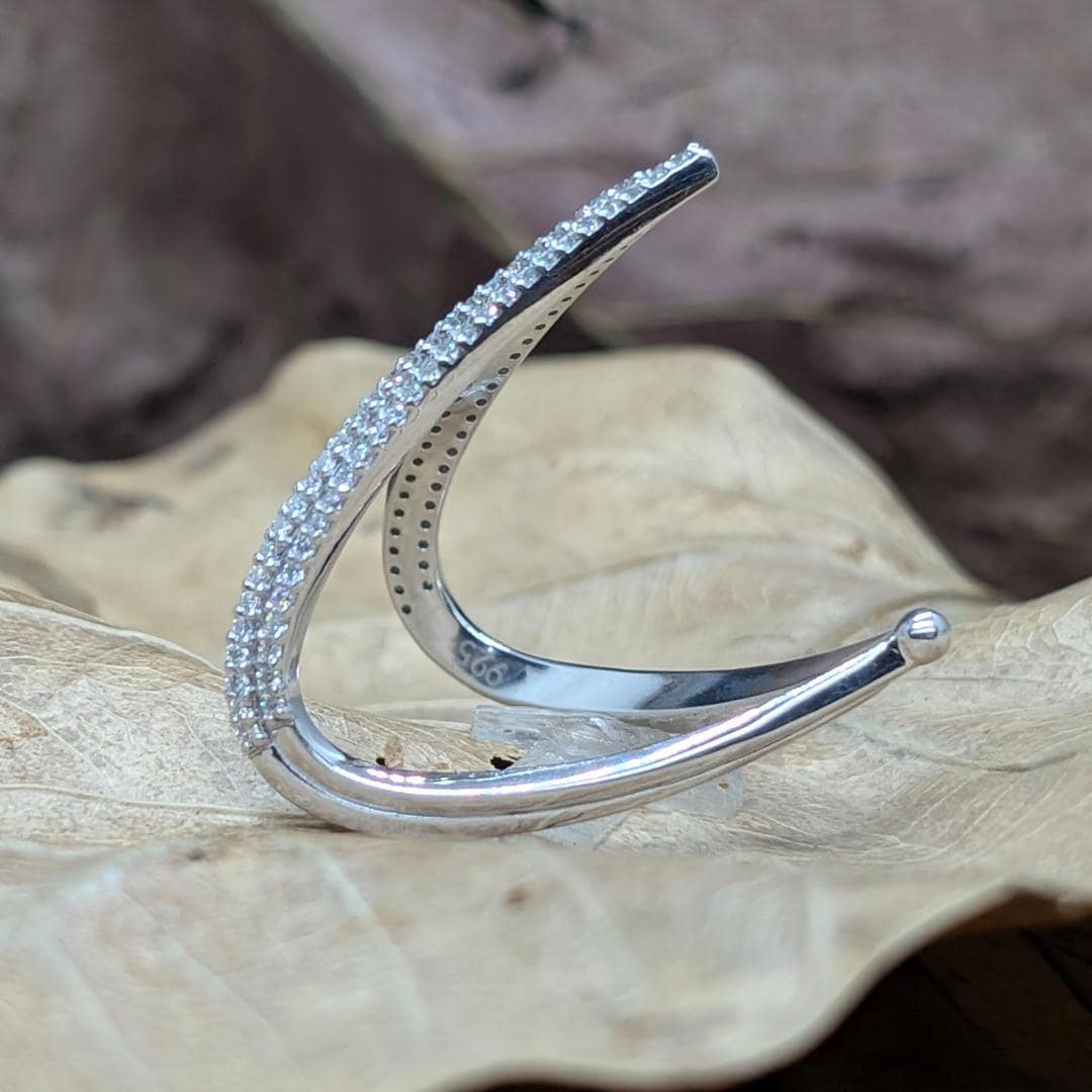sterling Silber Wishbone Ring Moissanite & Cz V-Shape Band von EternaleleganceDE