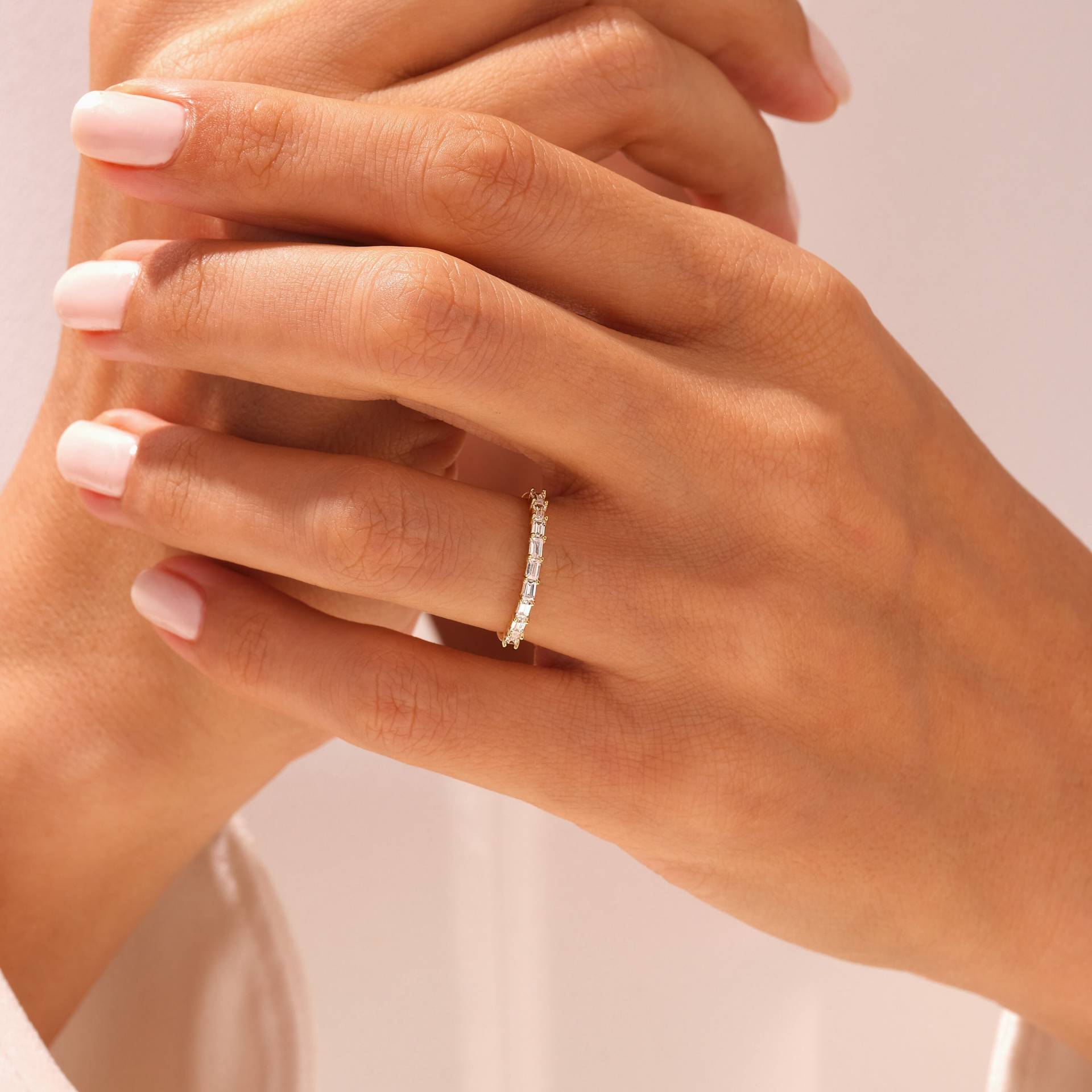 Massiver Gold Baguette-Schliff Ehering/14K Baguette Horizontaler Diamant Ring Zierlicher Stapelring Für Frauen von Eternate
