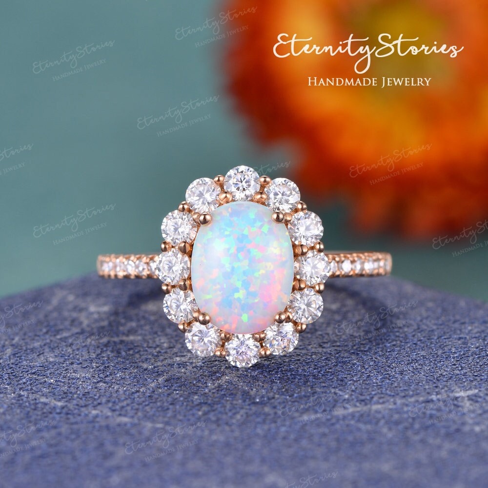 7x9mm Opal Halo Ring Oval Cut Weiß Verlobungsring Roségold Klassisch Regenbogen Versprechen Unikat Diamant Art Deco Kathedrale von EternityStories